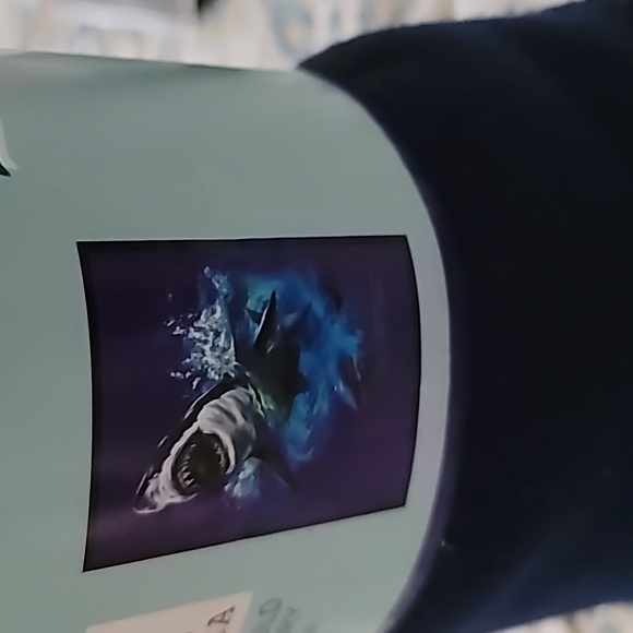 Throw - Picture 1 of 2